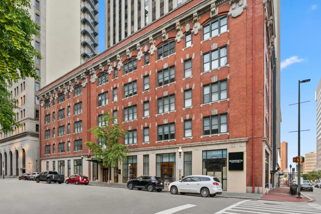 Sonesta Hotel Baltimore Inner Harbor