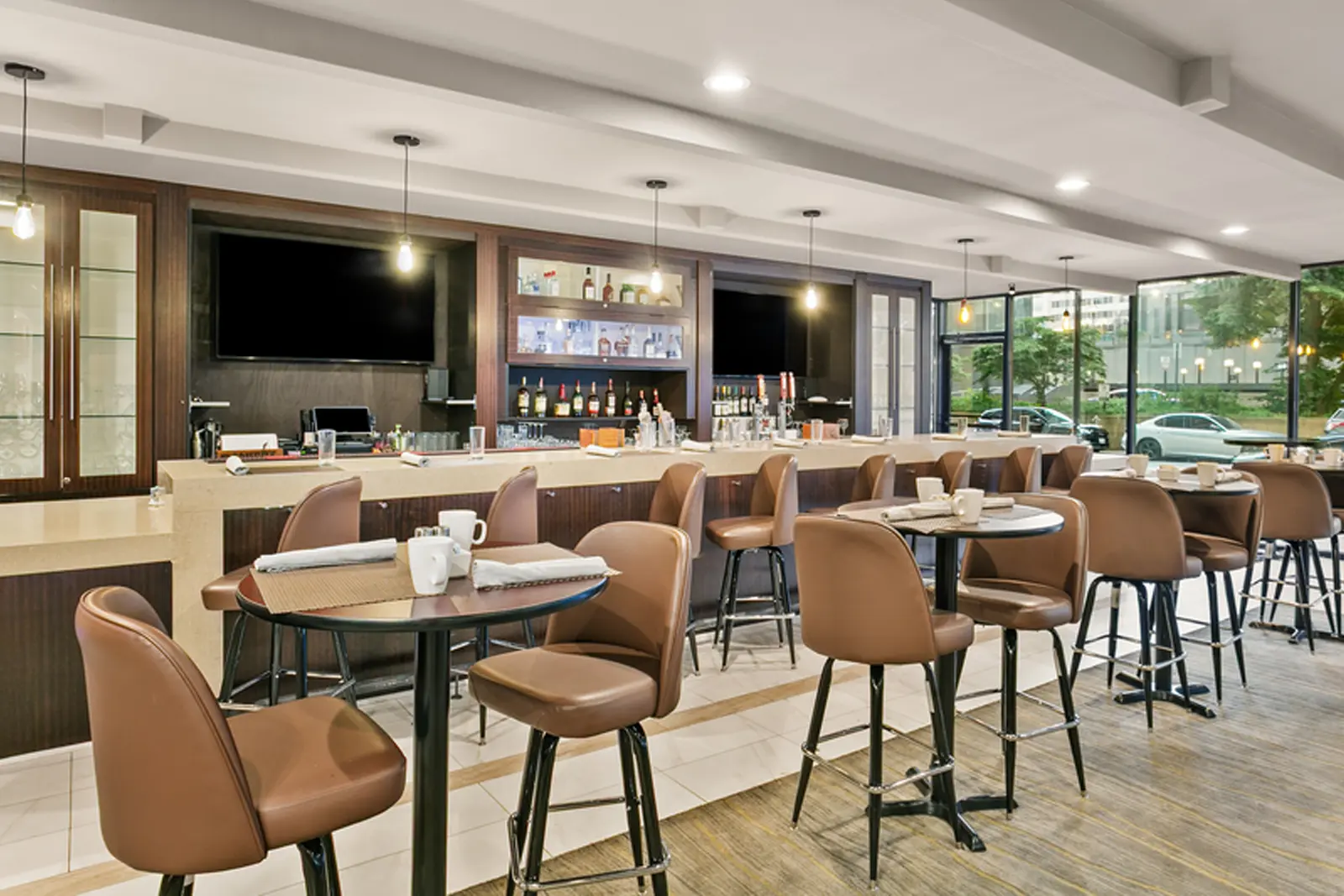 Onsite bar at Sonesta Baltimore Inner Harbor