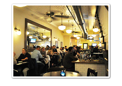 Fresh oysters and seafood dishes at Thames Street Oyster House