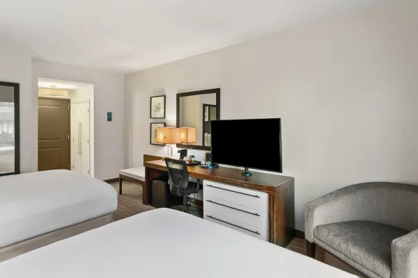 Inner Harbor hotel in Baltimore that sleep 4 people