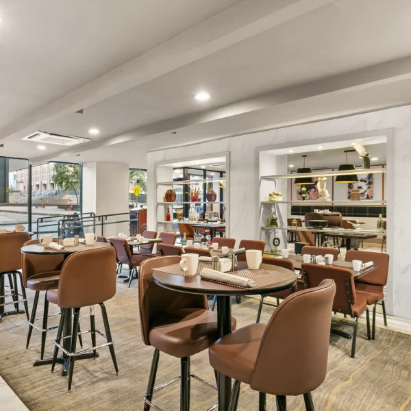 Sonesta Hotel Baltimore Inner Harbor dining area