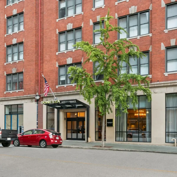 Sonesta-Hotel-Baltimore-Inner-Harbor-outside