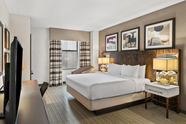 baltimore hotels near the convention center with a king bed